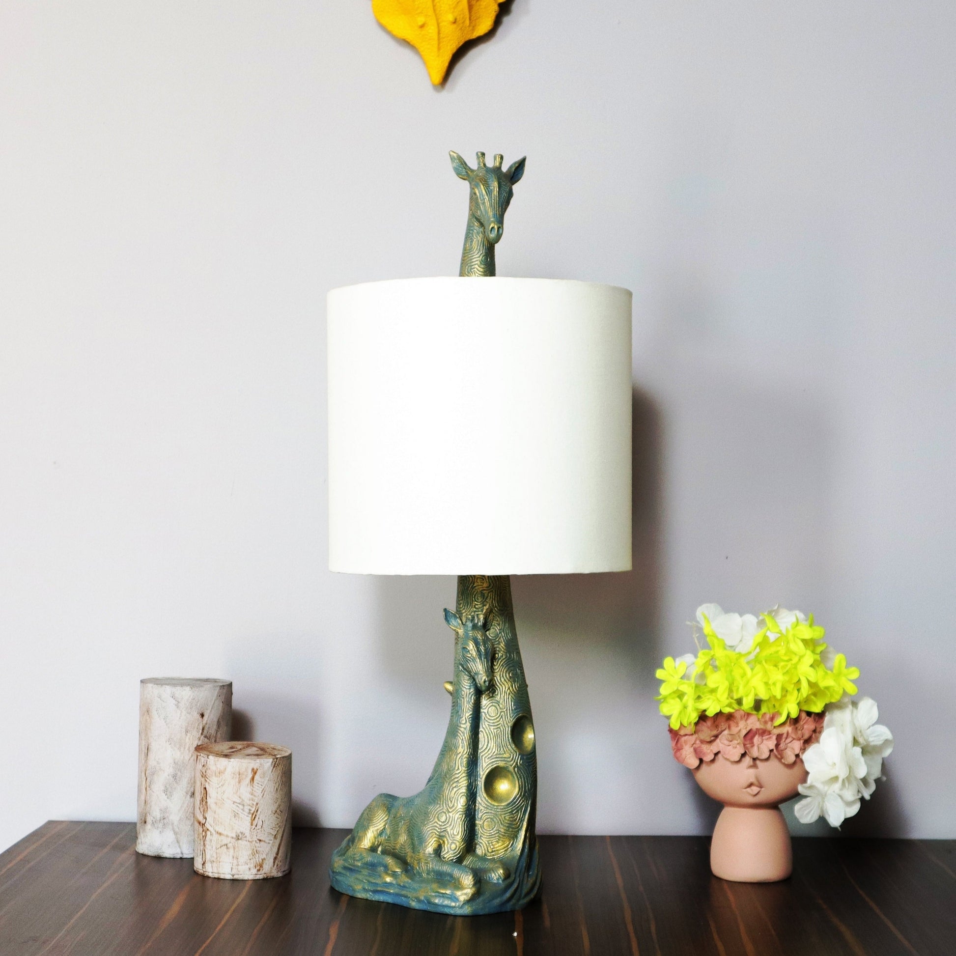 Modern Art Giraffe table Lamp